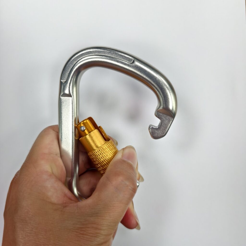 A1811TN Silver Aluminum Carabiner