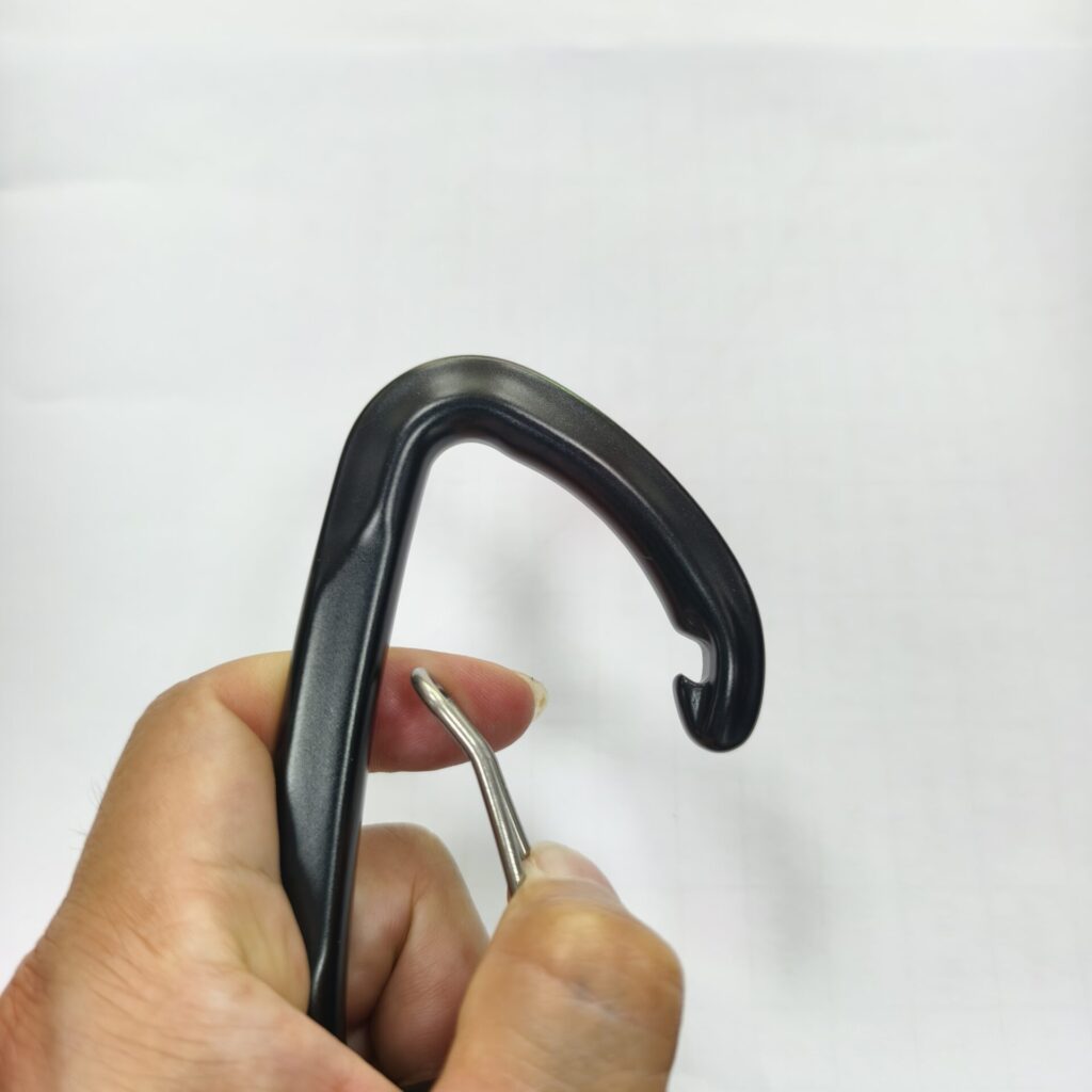 A2062U Black Aluminum Climbing Carabiner