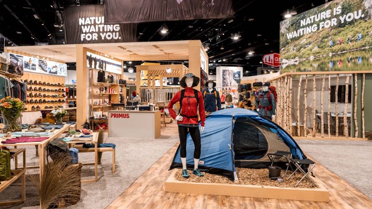 How can apparel brands choose clothing accessories that attract young consumers?