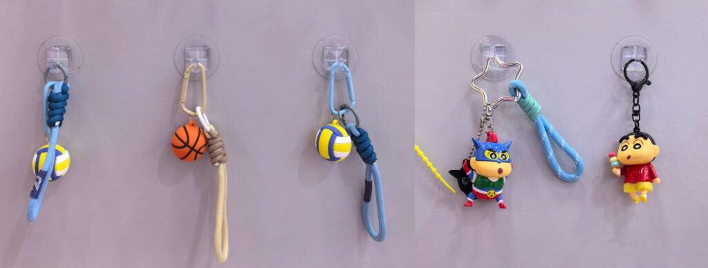 Why are carabiners becoming a hot item in the IP accessory market?