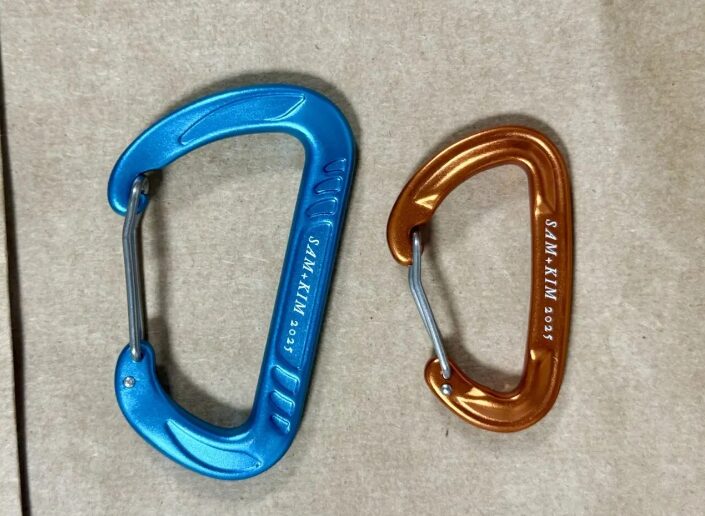 Aluminum laser logo Carabiner1